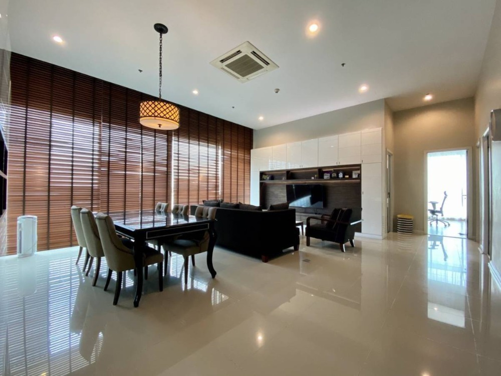 ขาย 3 ห้องนอน 180 ตร.ม. Circle Condominium Petchburi36