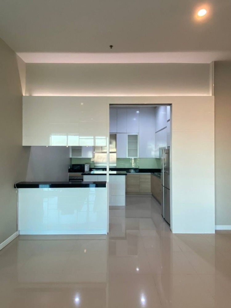 ขาย 3 ห้องนอน 180 ตร.ม. Circle Condominium Petchburi36