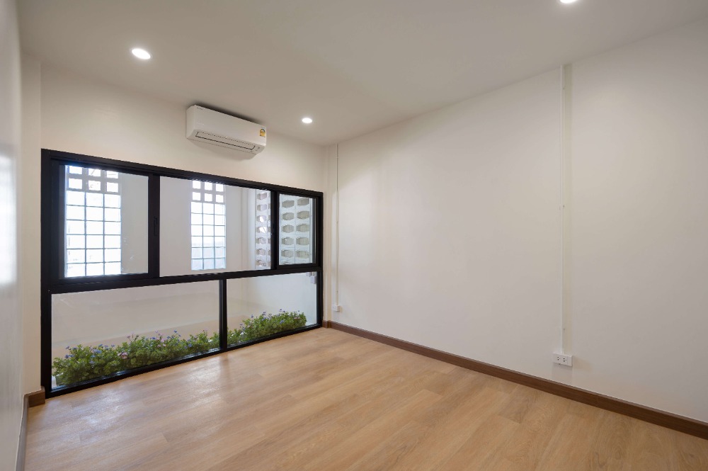 ขาย ทาวน์โฮม 20 ตร.ว. Zen Home สุขุมวิท